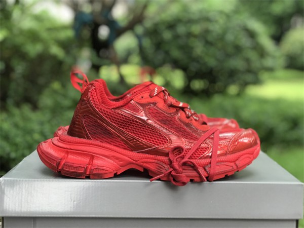 Balenciga's 3XL Sneaker in red mesh and polyurethane