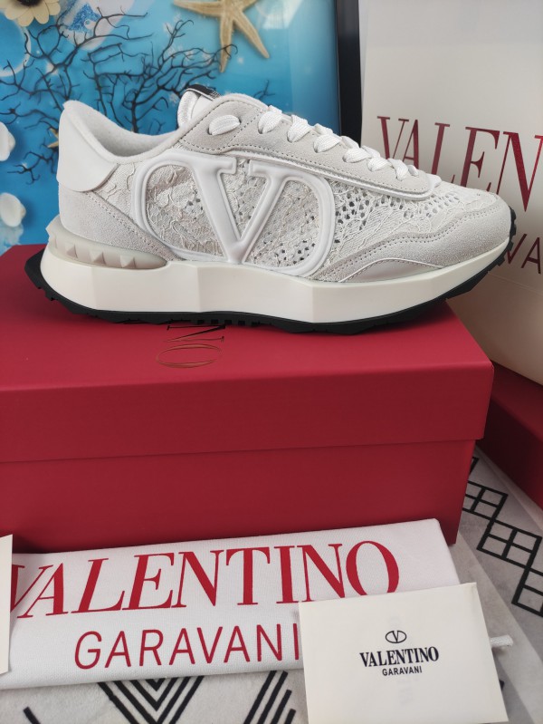 Valentino Garavani VLogo Signature Lacerunner Sneakers