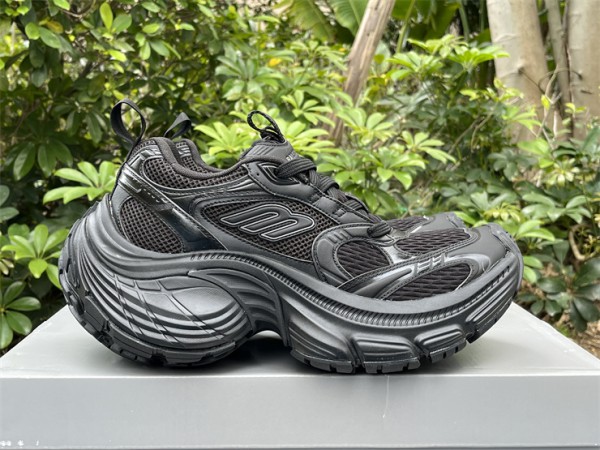 Balenciaga 10XL Sneaker in black mesh, TPU and rubber