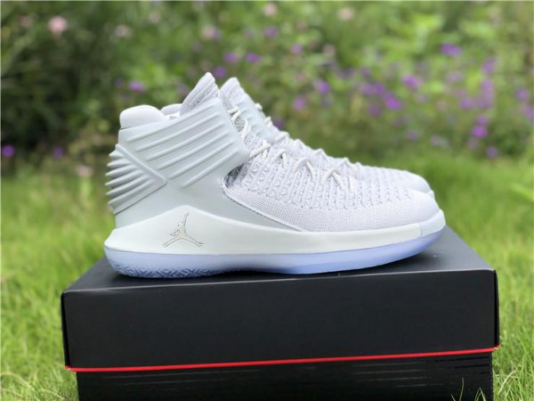 Air Jordan 32 "Pure Platinium"