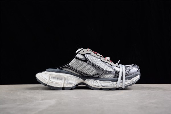Balenciaga's 3XL Mules Sneaker in light sliver, Grey mesh and polyurethane